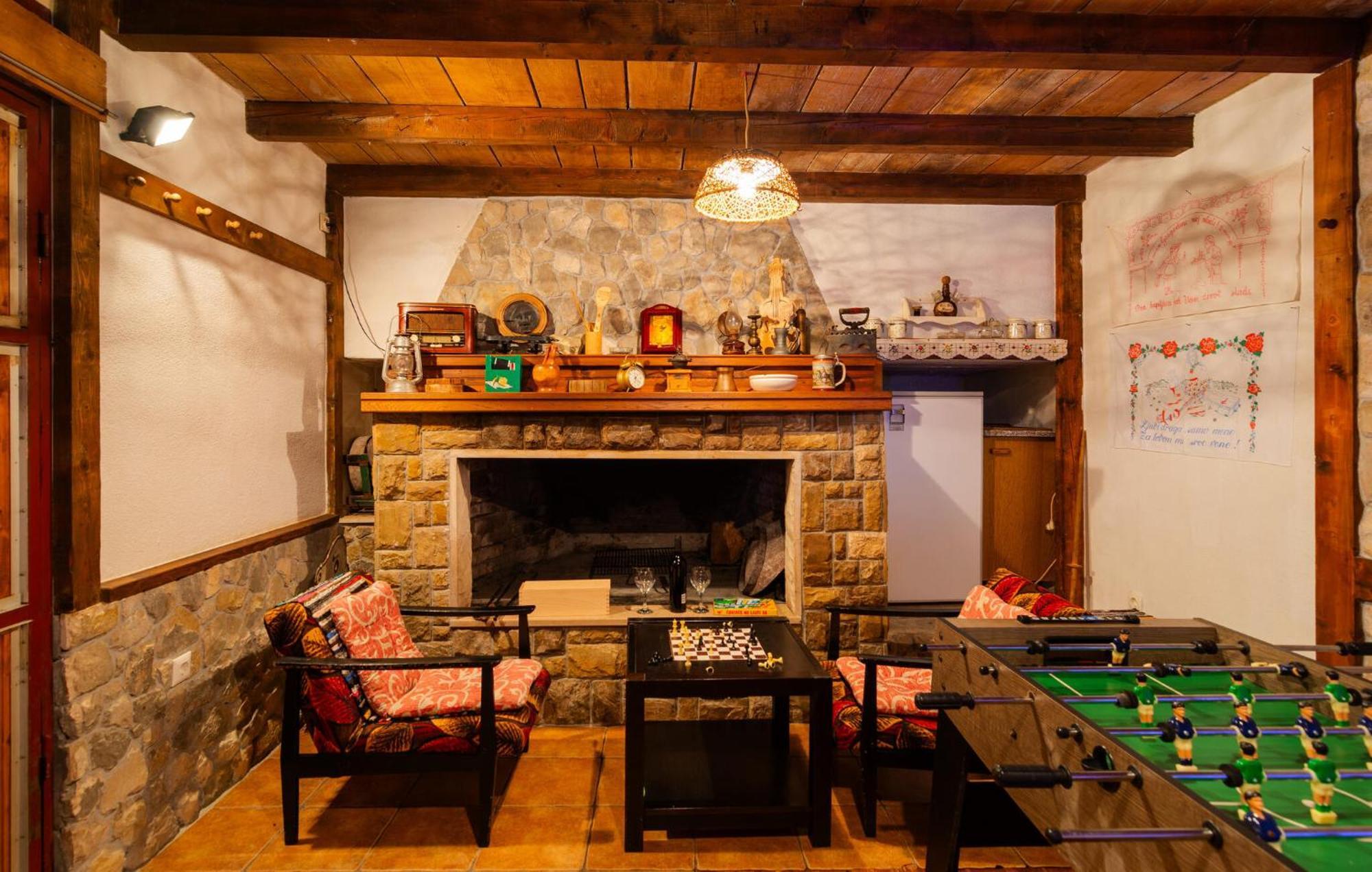 Cozy Home In Podaspilje With Kitchen Svinisce 외부 사진
